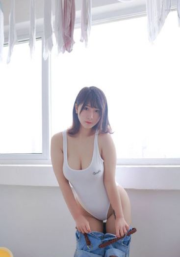 隔着超薄肉色丝袜进入97