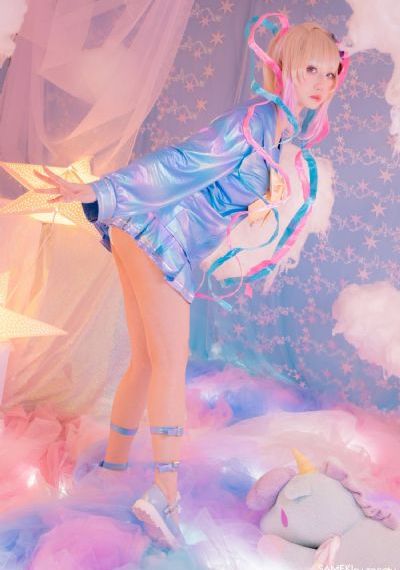 和两个小婕子做受hd