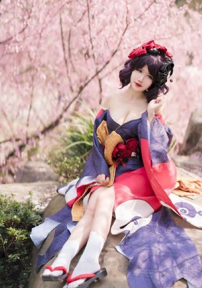 两个女人诱惑
