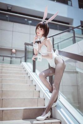 女大学生的沙龙室3