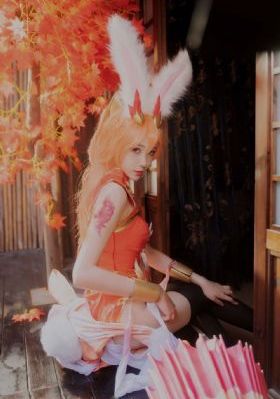 女大学生沙龙室2
